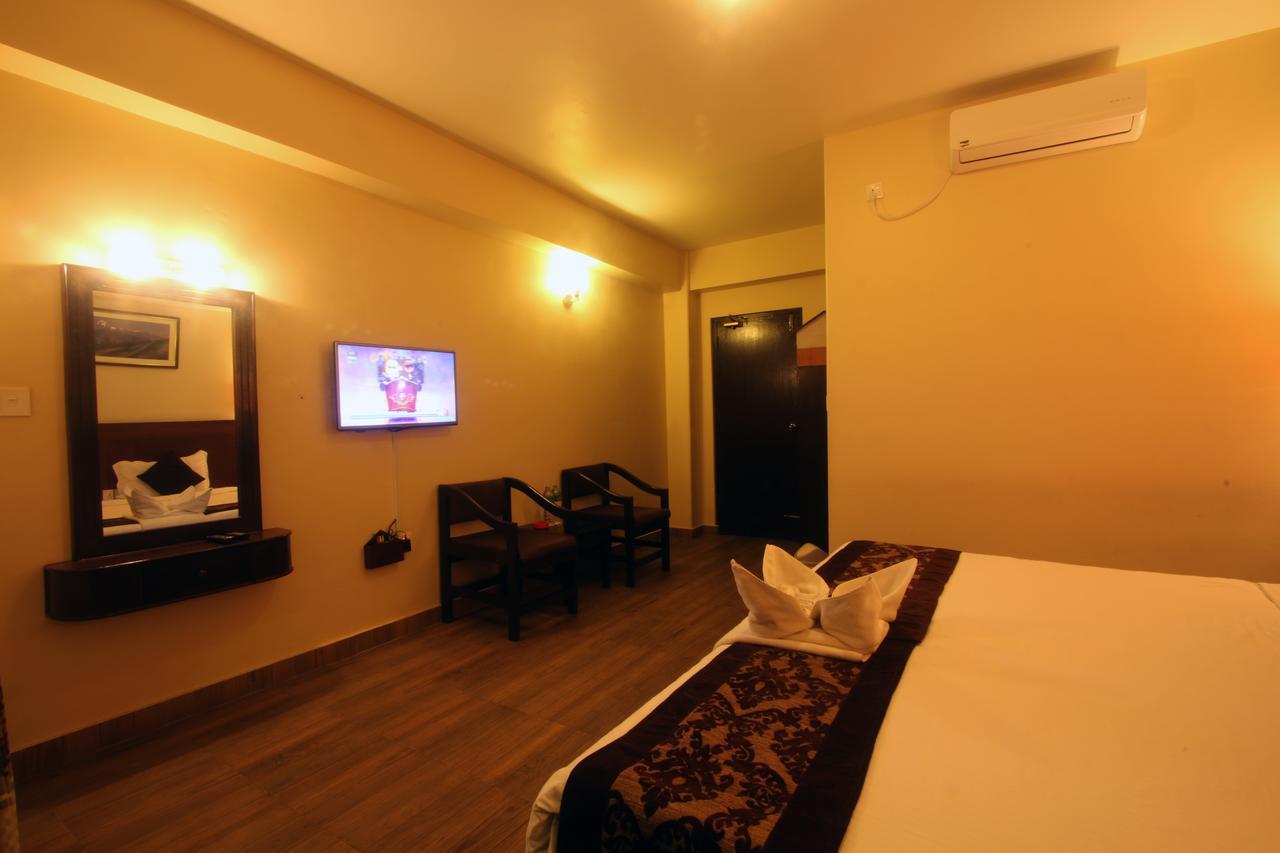 Hotel The Coast Pokhara Ngoại thất bức ảnh