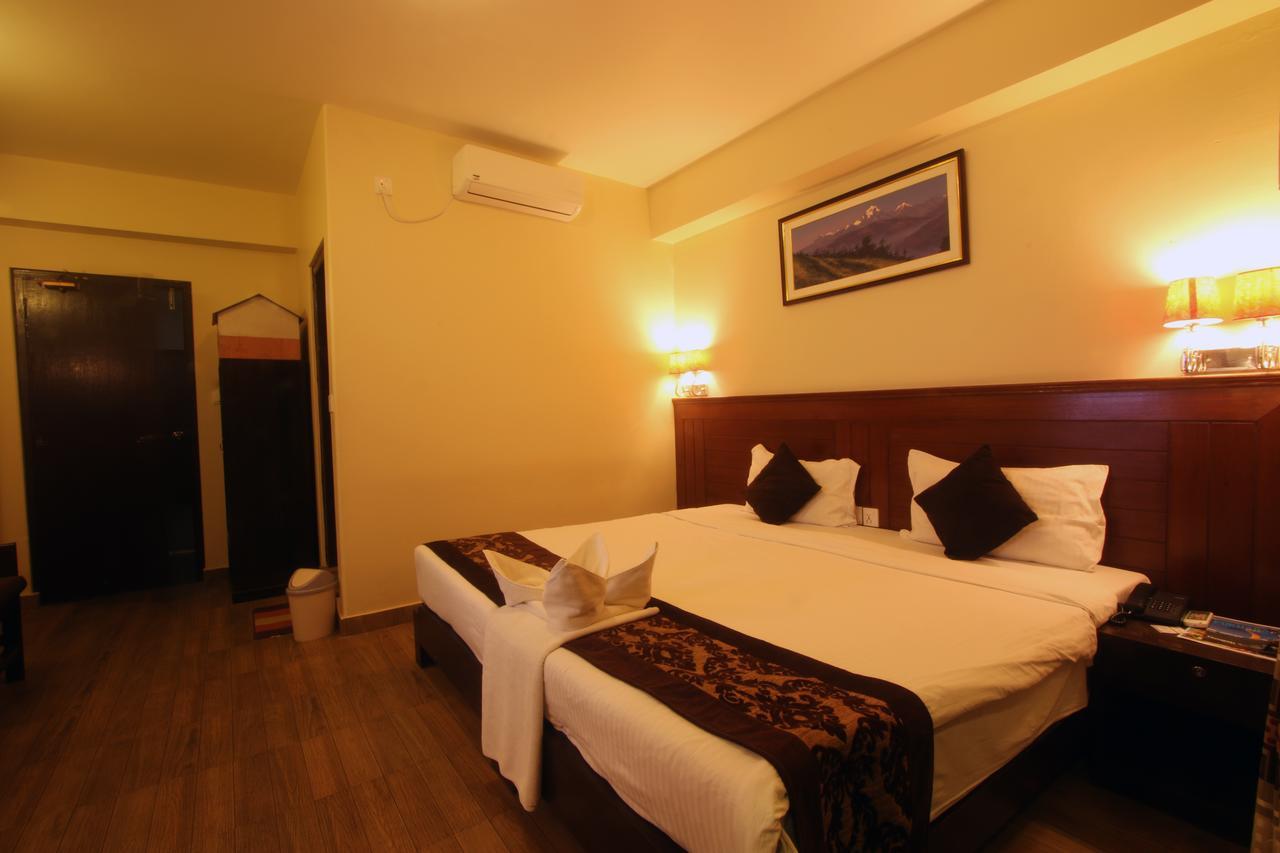 Hotel The Coast Pokhara Ngoại thất bức ảnh