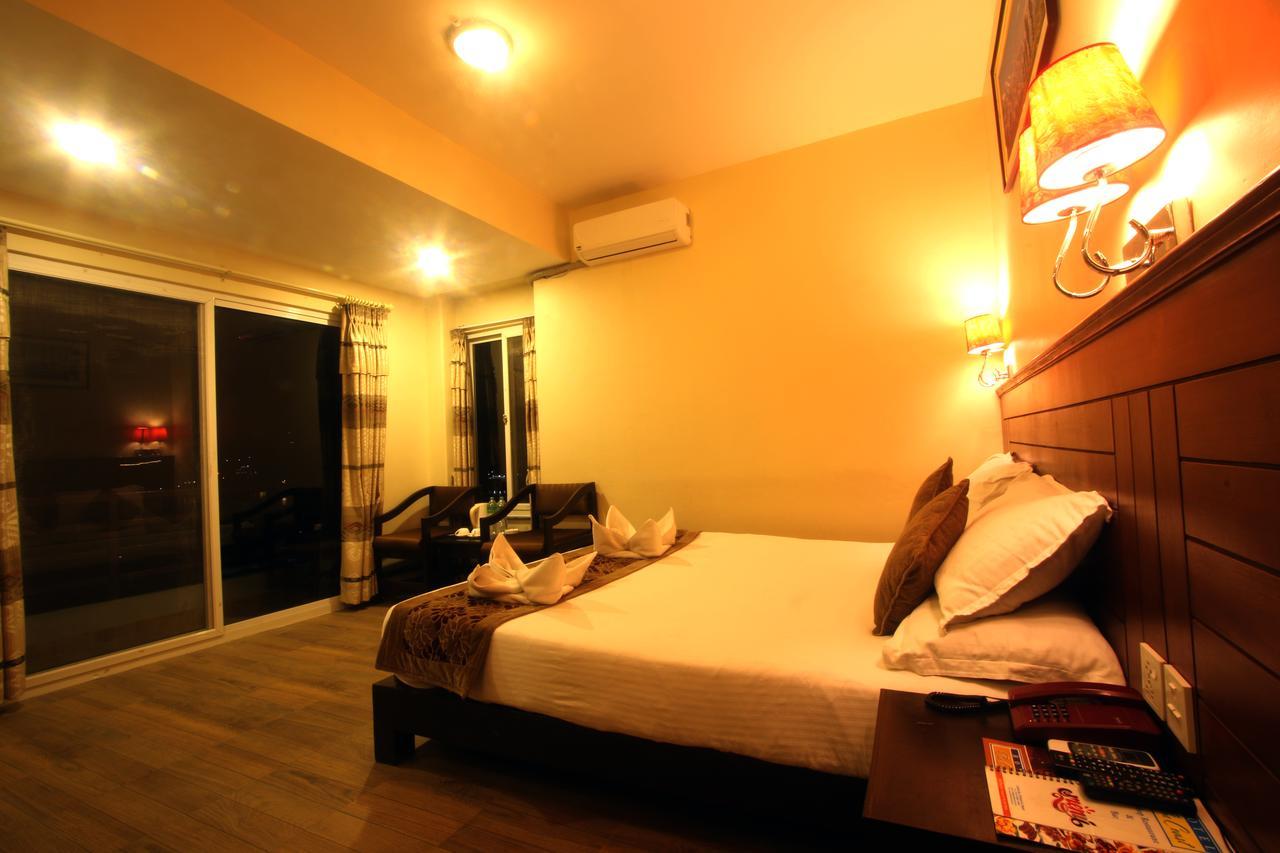 Hotel The Coast Pokhara Ngoại thất bức ảnh