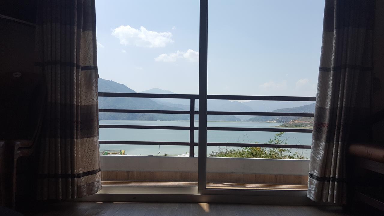 Hotel The Coast Pokhara Ngoại thất bức ảnh