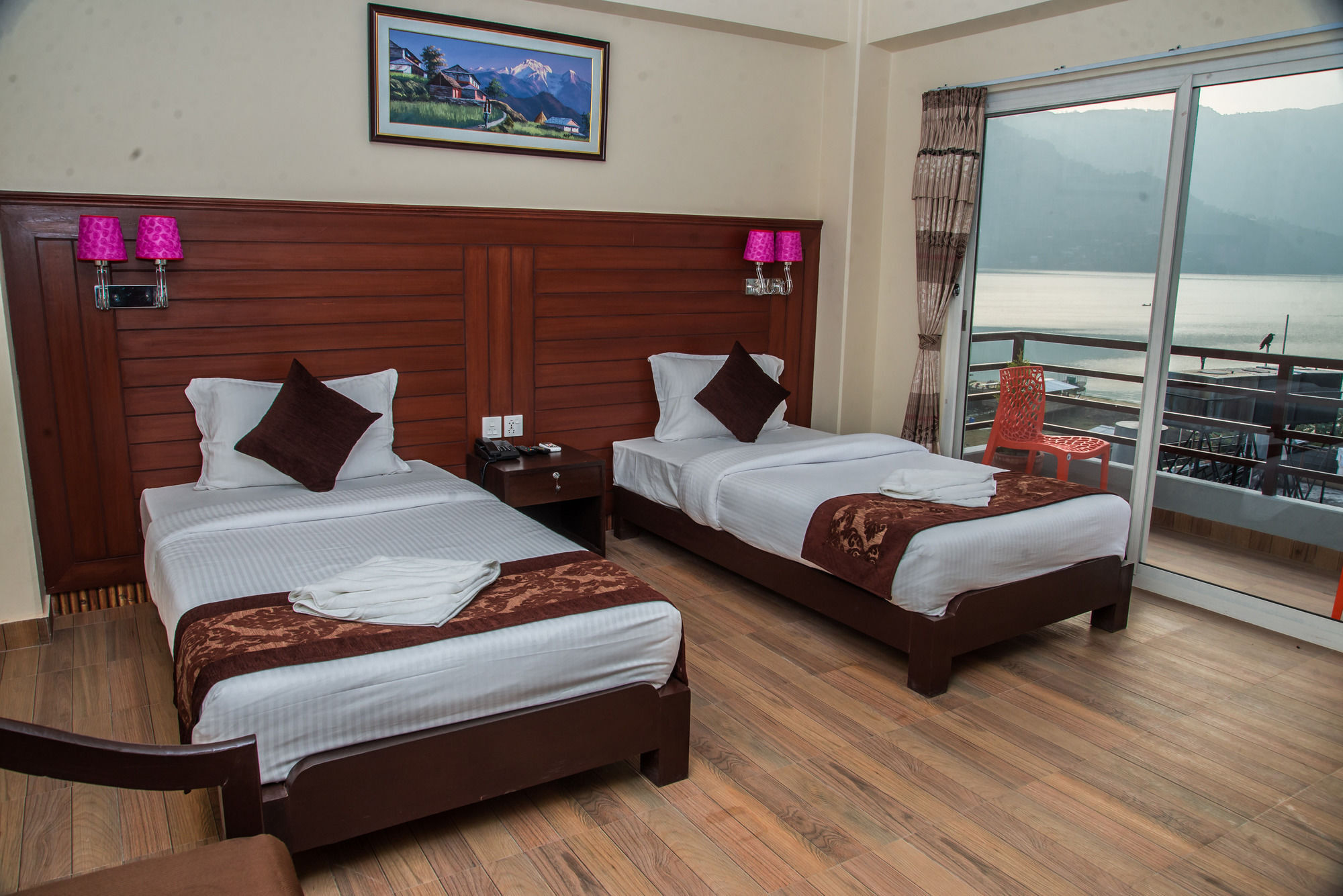 Hotel The Coast Pokhara Ngoại thất bức ảnh
