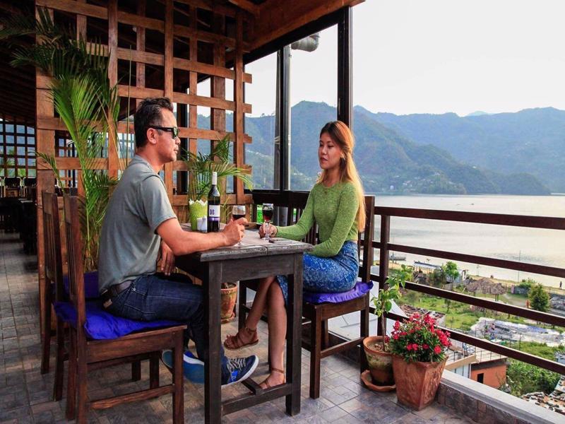 Hotel The Coast Pokhara Ngoại thất bức ảnh